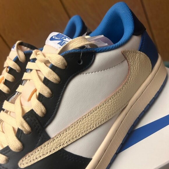 Fragment Design x Travis Scott x Air Jordan 1 Retro Low - Picture 3 of 10